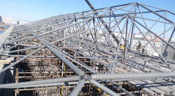 海东细数网架装配中抉择应用钢结构对室第的优势
